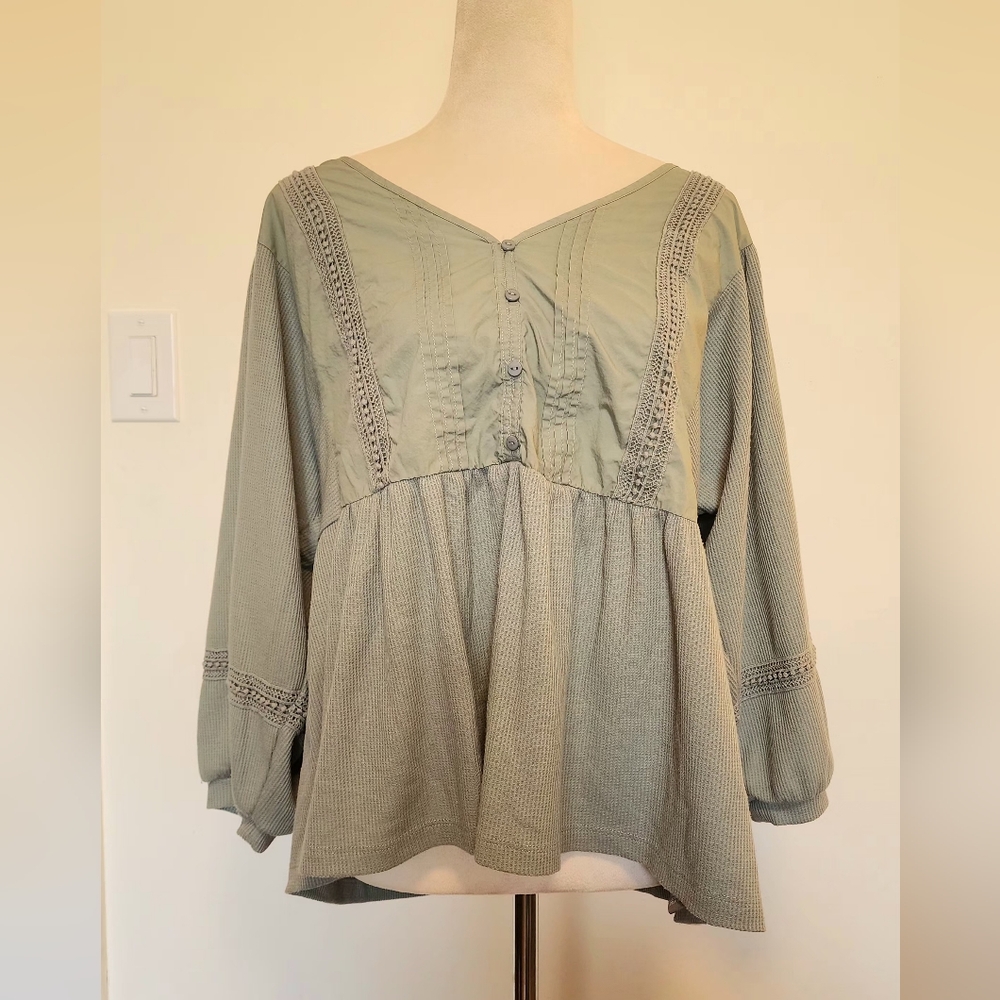 Sharagano Sage Green Button-Front Peasant Tunic